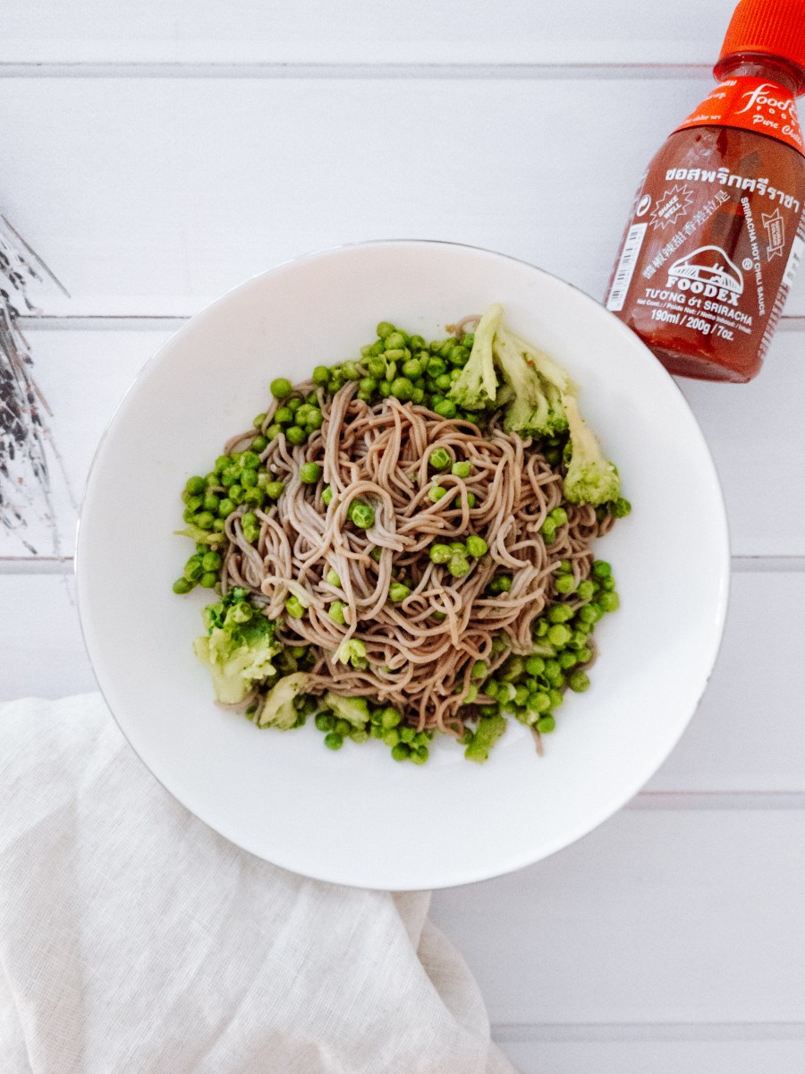 Garlic Butter Ramen Noodles with&nbsp;Peas