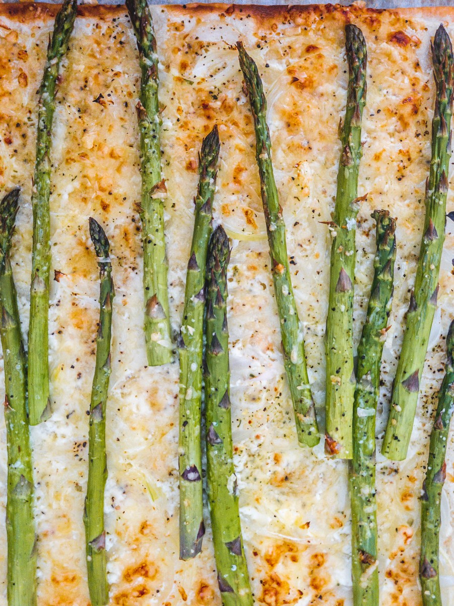 Tarte Flambée with&nbsp;Asparagus