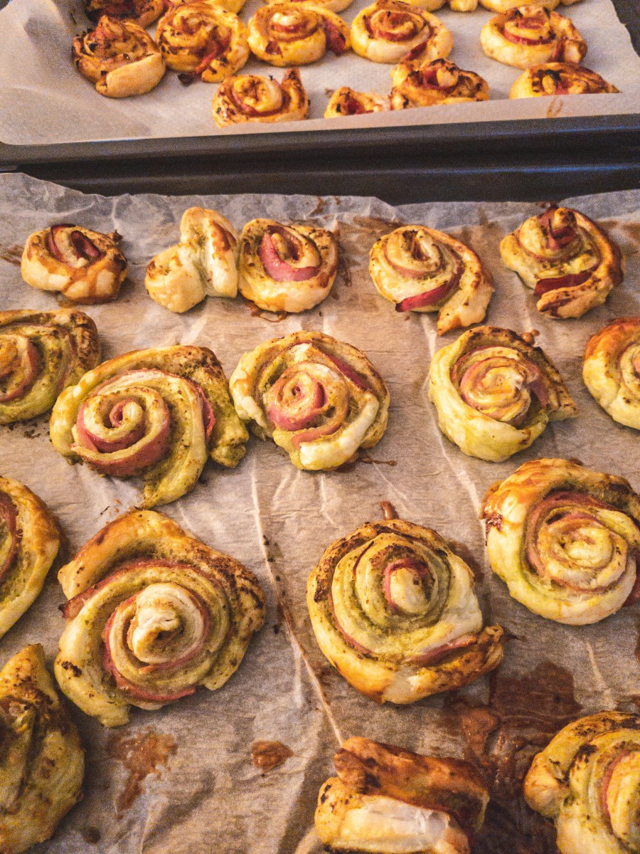 Pesto and Ham Puff Pastry&nbsp;Rolls